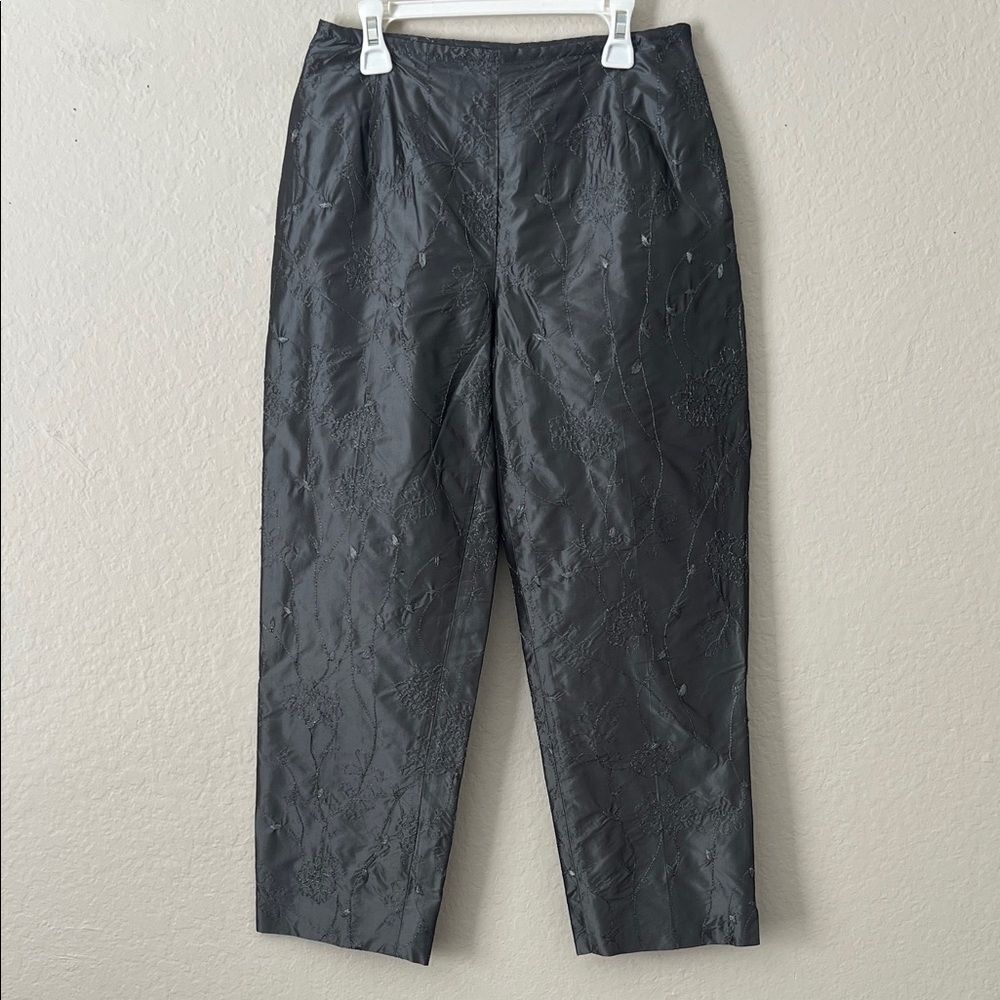 Like New! Finity Studio 100% Silk Embroidered Pull On Slacks Gray Metallic in 4